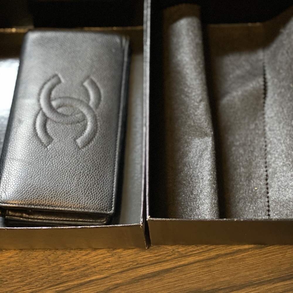 Chanel bi fold wallet!